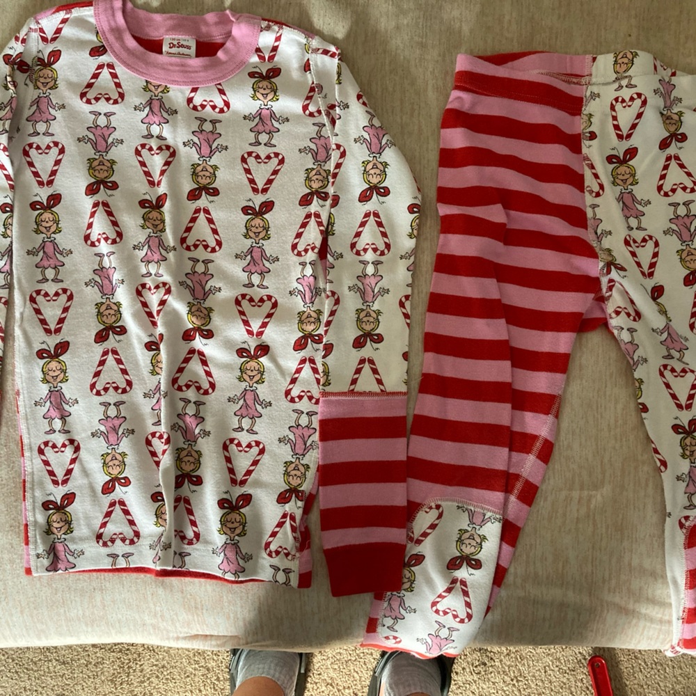 Hanna Andersson Grinch pajamas size 8